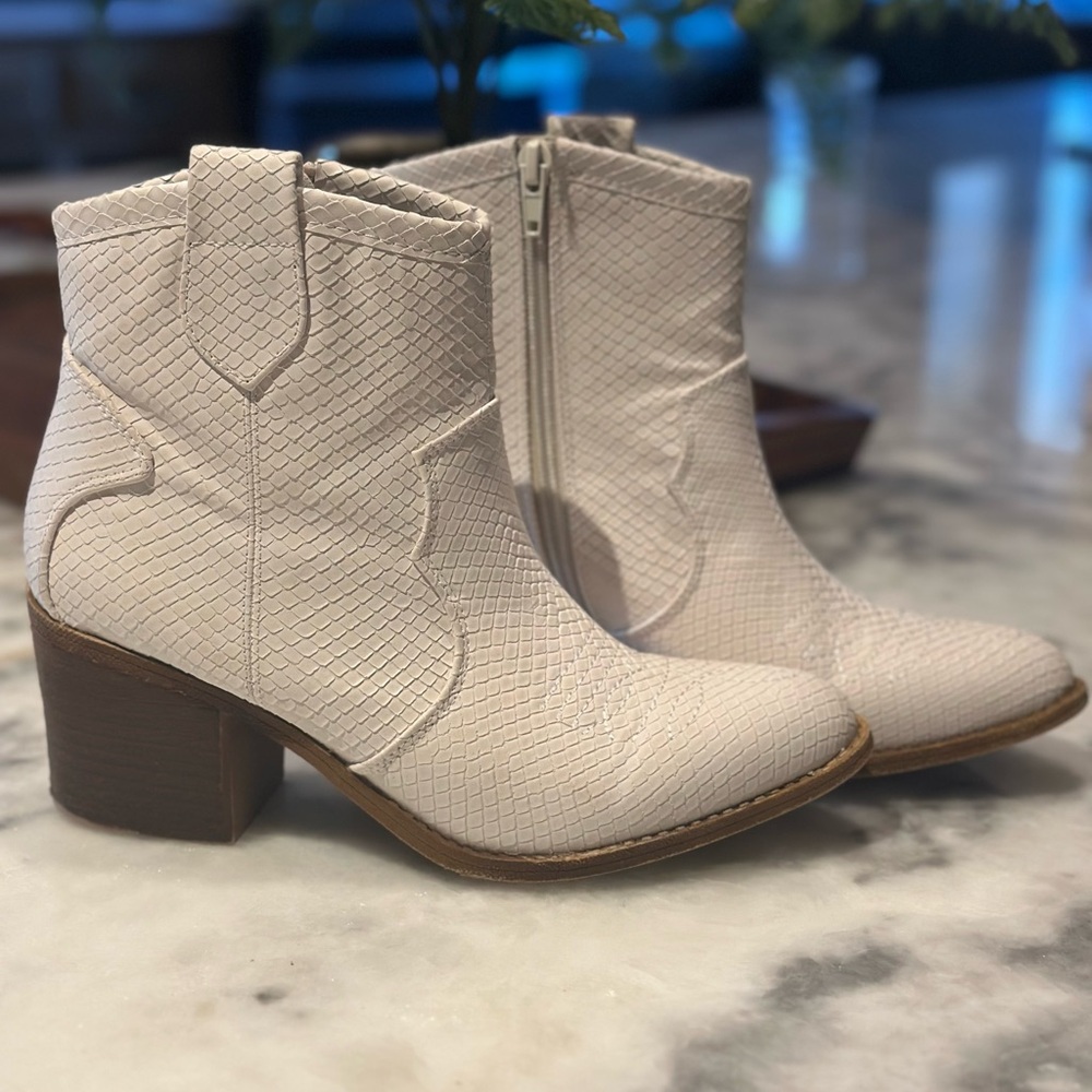 Dirty Laundry White Heeled Boots